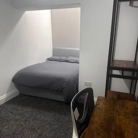 Abingdon Apartment *